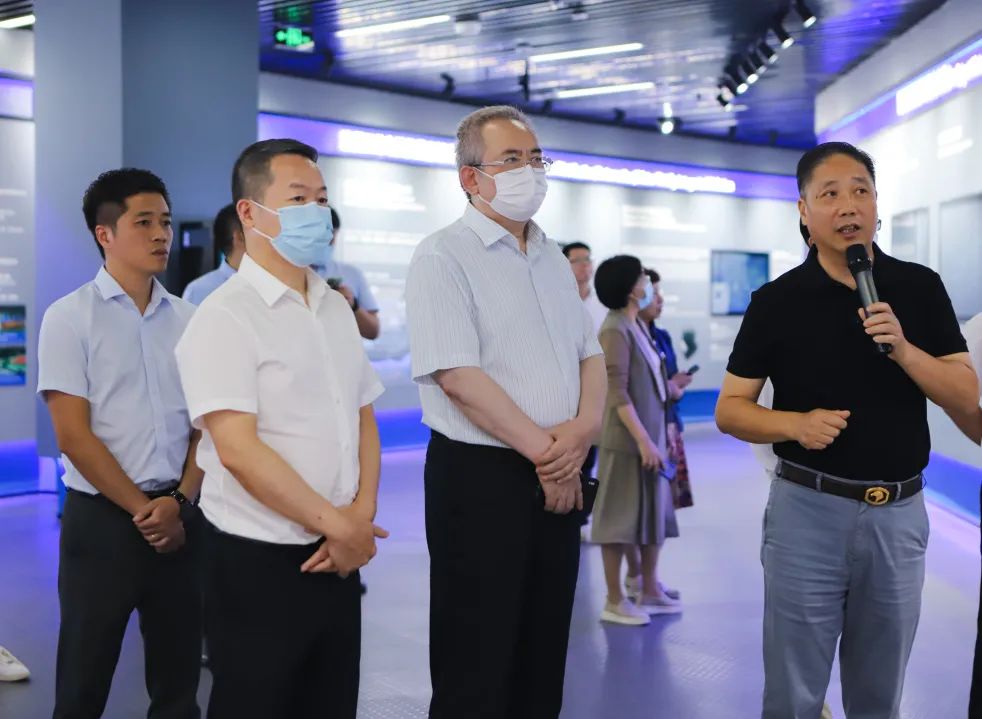 中国劳动关系学院傅德印校长一行莅临正泰考察调研 中国劳动关系学院傅德印校长一行莅临正泰考察调研